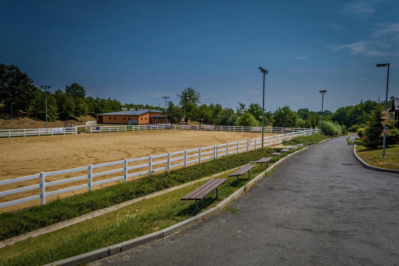 Hotel Horse Riding - Jezdecky Areal Tršice Eksteriør bilde
